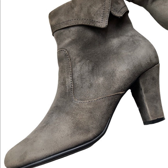 Grey suede ankle booties. Aerosoles brand. - Picture 1 of 9